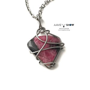 آویز سنگ رودونیت معدنی نمونه استثنایی و انحصاری A1355