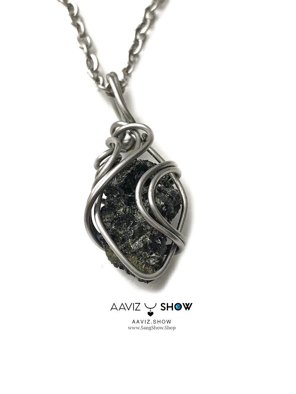 آویز راف سنگ اپیدوت نمونه خاص و استثنایی A1381 6 آویز راف سنگ اپیدوت نمونه خاص و استثنایی A1381 - تصویر 4