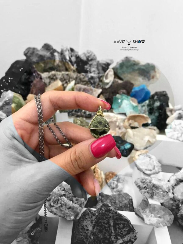 گردنبند سنگ گارنت دمانتوئید زیبا نمونه راف A537 - تصویر 4